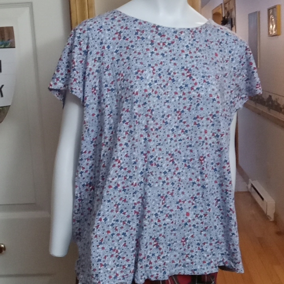 Flowered shirt - Picture 1 of 3